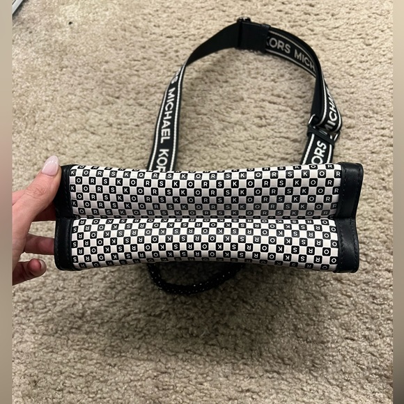 Michael Kors Whitney Large Checkerboard Logo Convertible Shoulder Bag - Picture 9 of 10